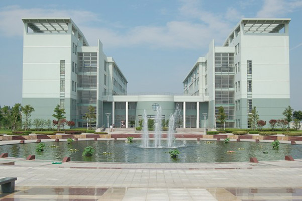 上海工会管理职业学院
